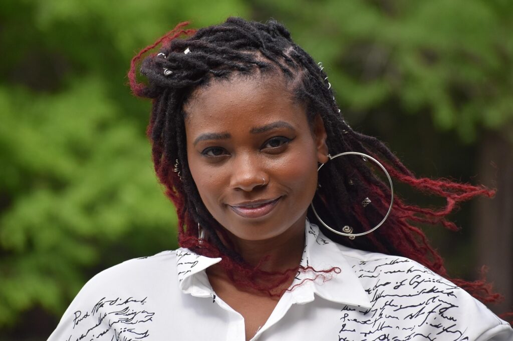 春に20代女子が出会い運を上げるための失敗しない電話占いのコツは？