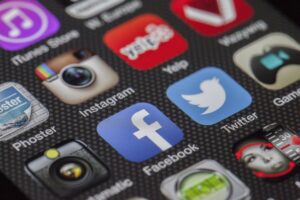 エキサイト電話占いの恋愛相談は深夜対応での口コミはどうなの？