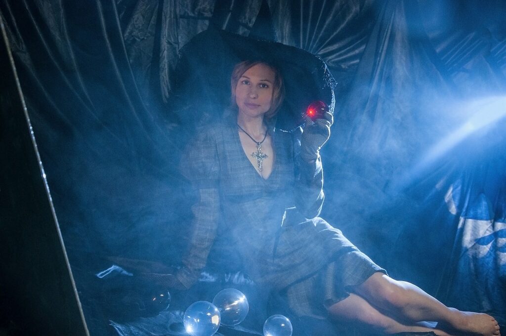 電話占いで片思いの相談をする際に当たる占い師の見分け方は？