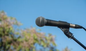 年下彼の真剣度を見極めるための電話占いは本当に効果的？